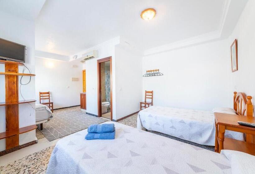 پانسیون Hostal Moya