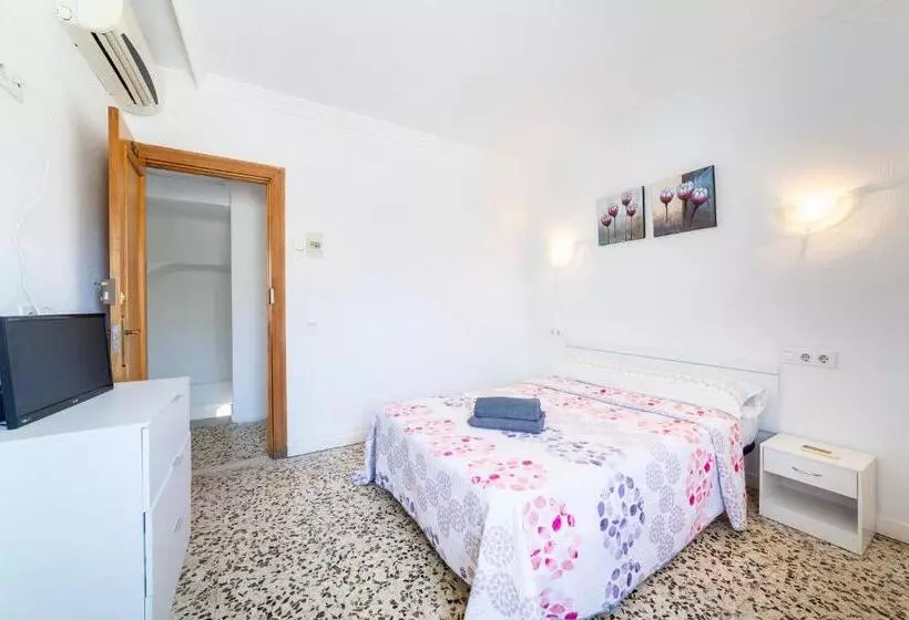 ペンション Hostal Moya