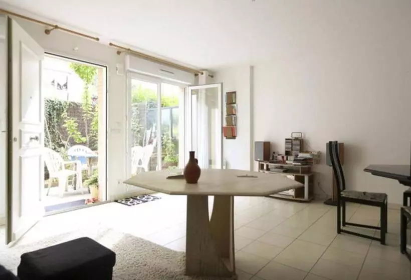 ペンション Private Room With Terrace In Shared House