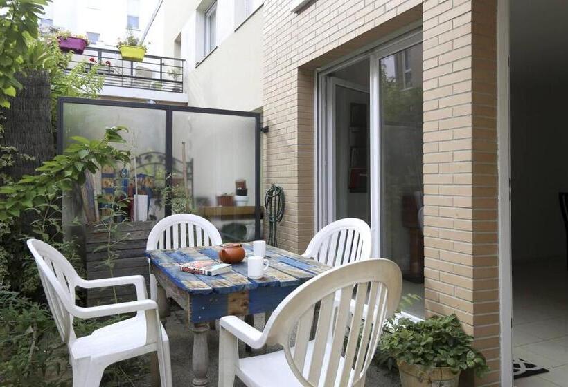 پانسیون Private Room With Terrace In Shared House