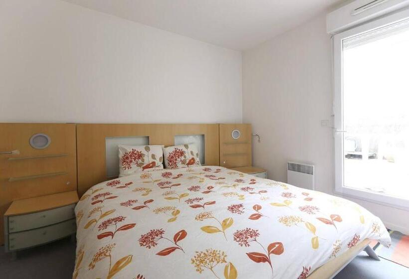 پانسیون Private Room With Terrace In Shared House