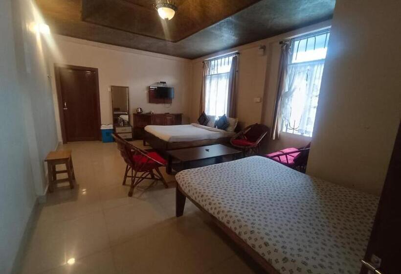 پانسیون Sohra Plaza Resort