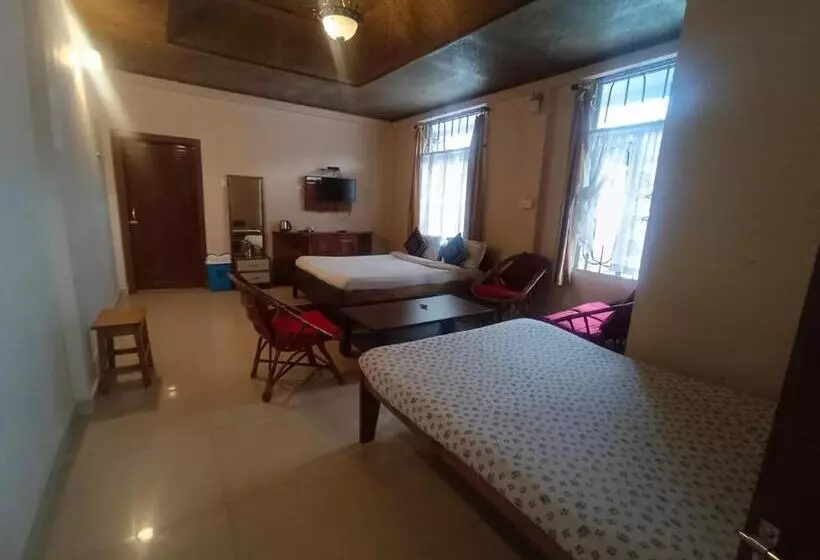 ペンション Sohra Plaza Resort