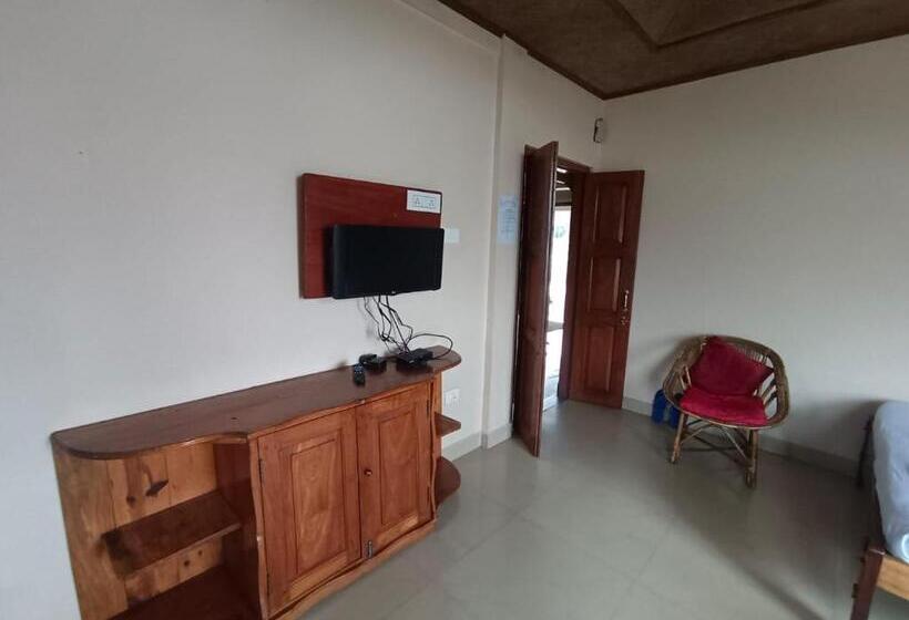 پانسیون Sohra Plaza Resort