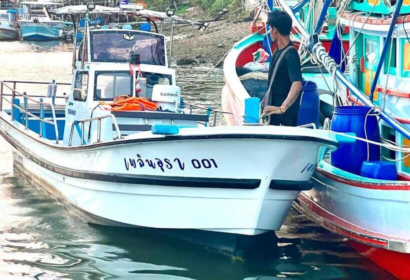 Курорт Plern Ura Poolvilla Cafe เพลินอุรา พูลวิลล่า คาเฟ่