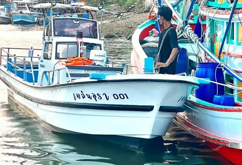 Lomakeskus Plern Ura Poolvilla Cafe เพลินอุรา พูลวิลล่า คาเฟ่