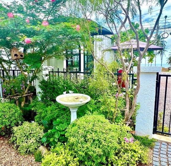 Курорт Plern Ura Poolvilla Cafe เพลินอุรา พูลวิลล่า คาเฟ่