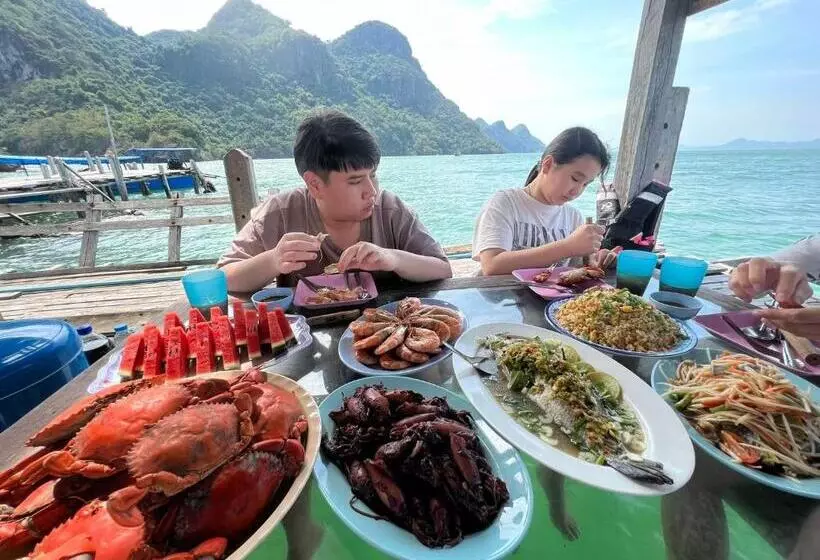 Lomakeskus Plern Ura Poolvilla Cafe เพลินอุรา พูลวิลล่า คาเฟ่
