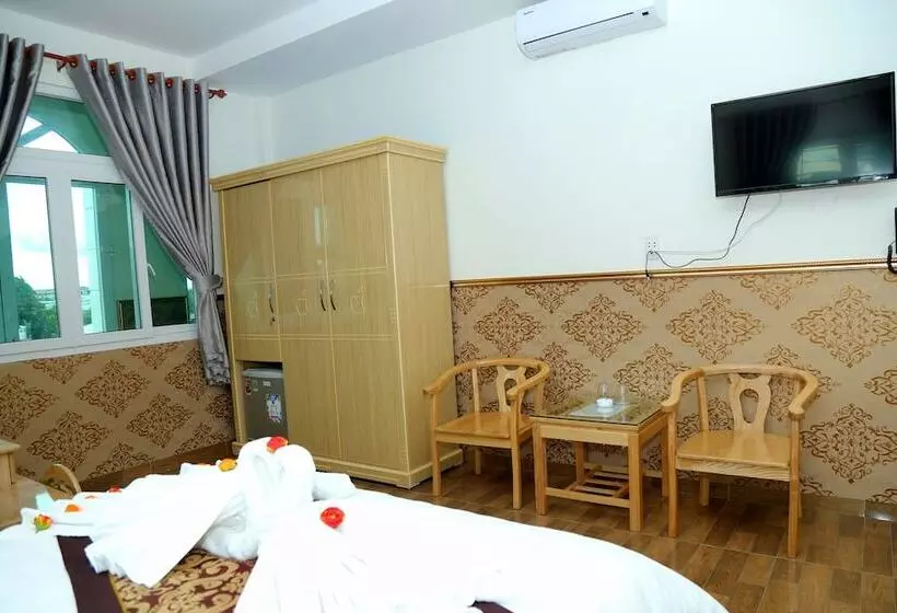 Aec Hotel Ban Me