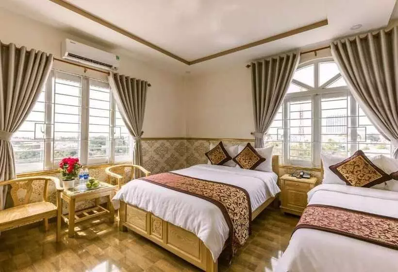 Aec Hotel Ban Me