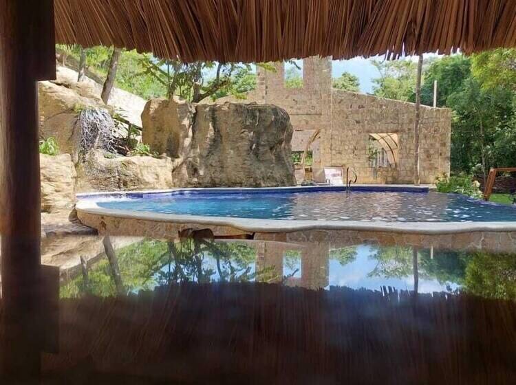 هتل Mayan Hills Resort