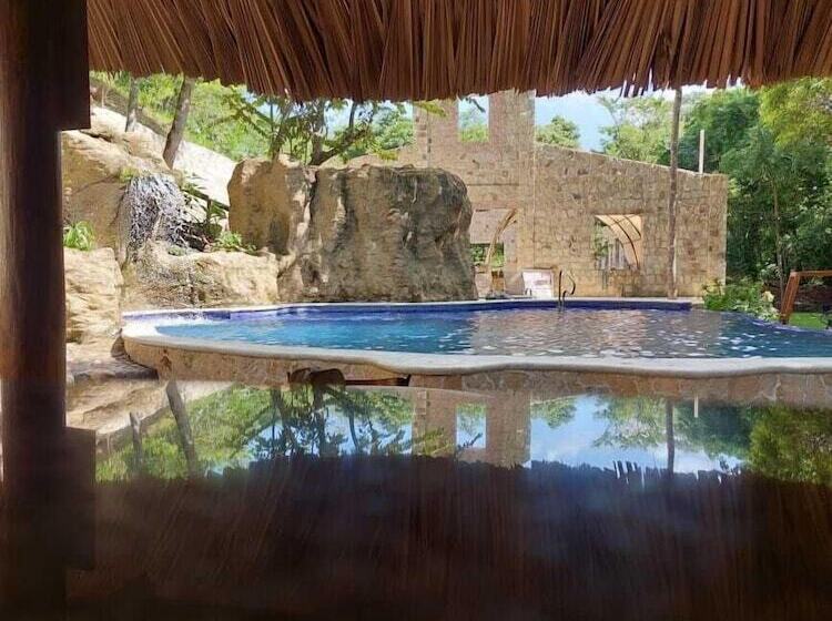 هتل Mayan Hills Resort