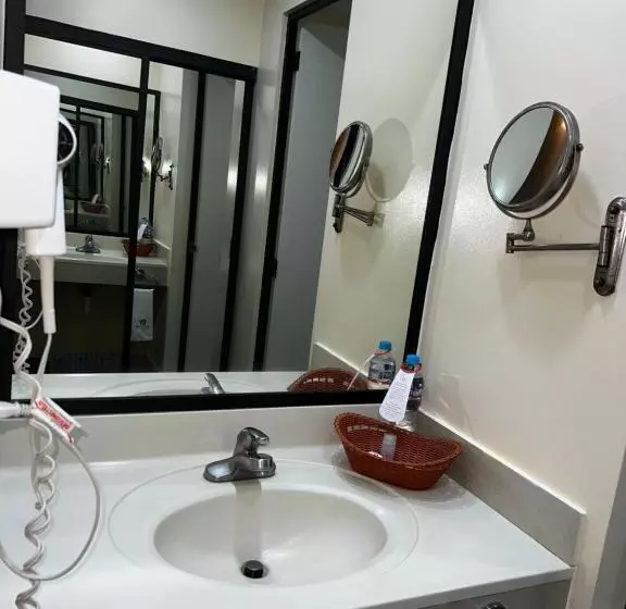 هتل Oliver Inn Toluca