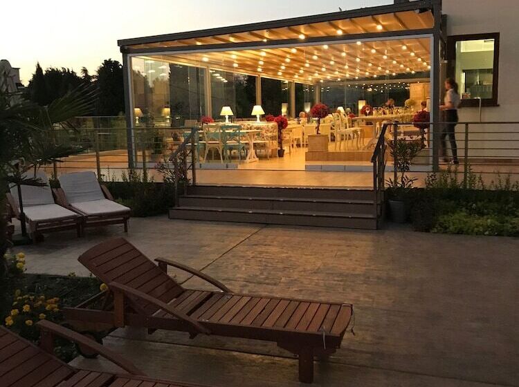 ホテル St. Panteleimon Beach