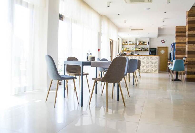 ホテル St. Panteleimon Beach