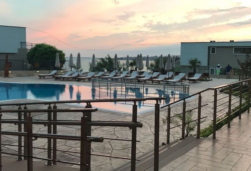 ホテル St. Panteleimon Beach