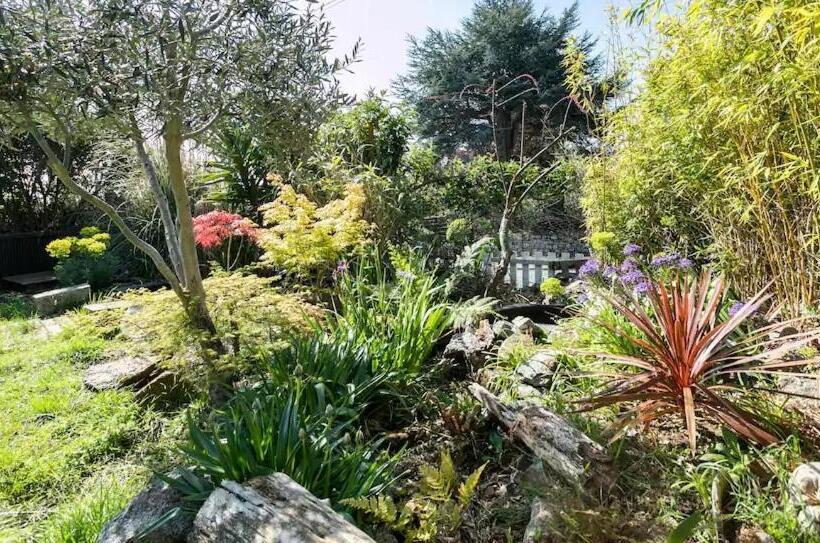 تختخواب و صبحانه Chambre De Charme Sur Le Gr 34 Et La Vélo Route Maritime