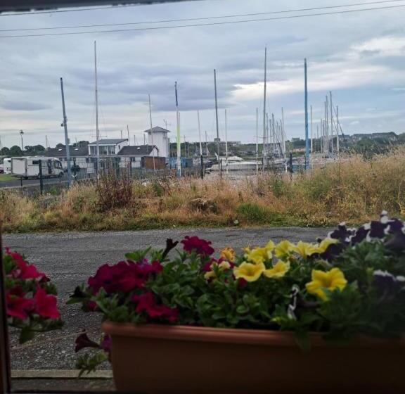 住宿加早餐  The View On Kilrush Marina
