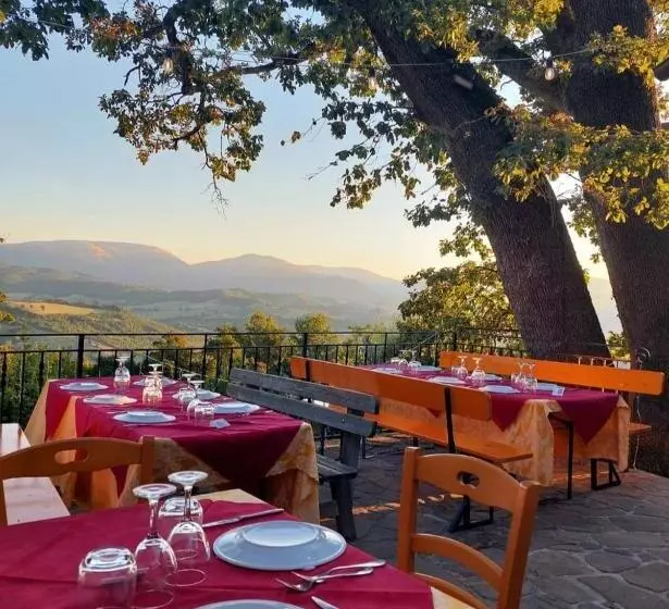 ホテル Agriturismo Roccamaia