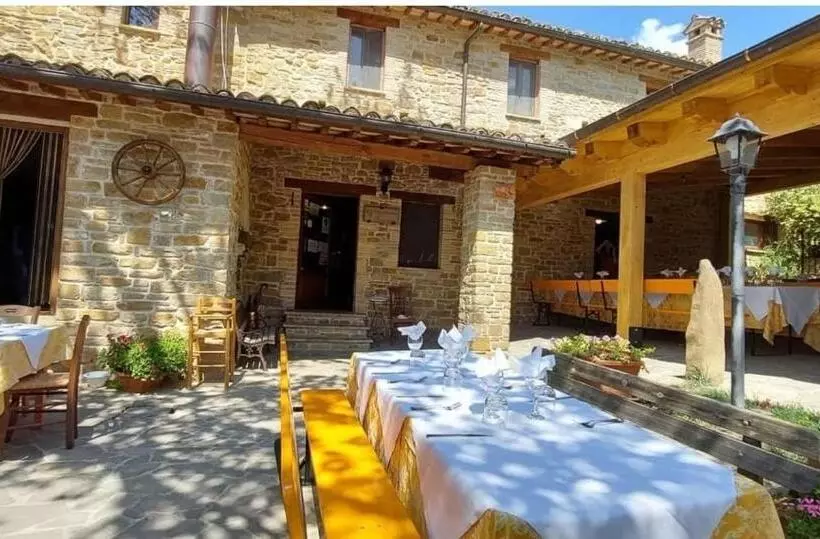 ホテル Agriturismo Roccamaia