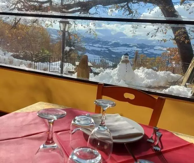 ホテル Agriturismo Roccamaia