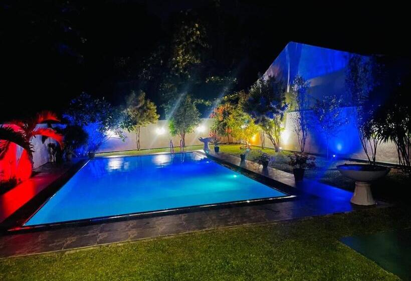 호텔 Paradise Stays Bentota