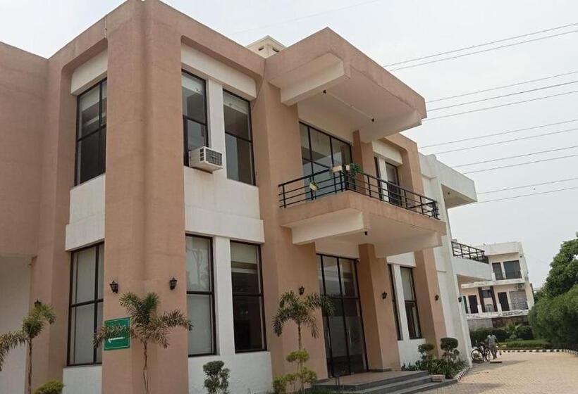 Hotel Tdi Club Retreat Sector 110