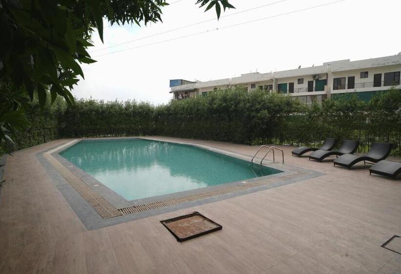 Hotel Tdi Club Retreat Sector 110