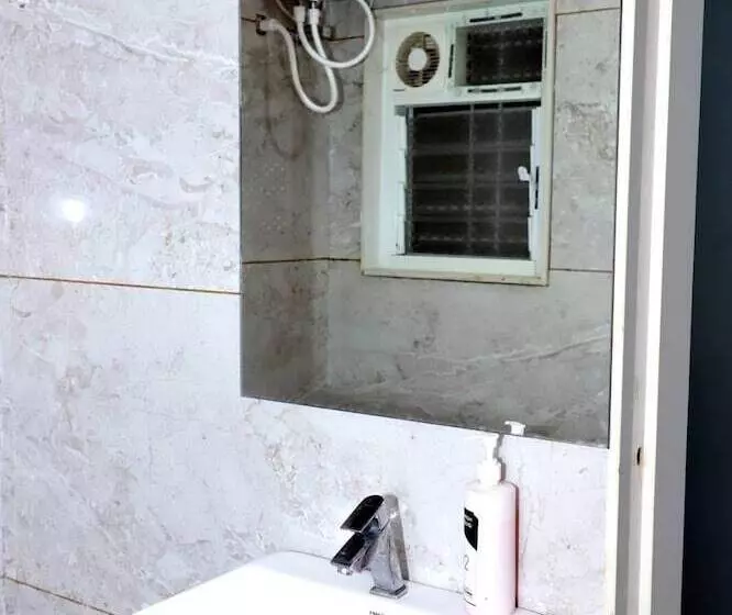 Hotelli Twarita Executive Lodge