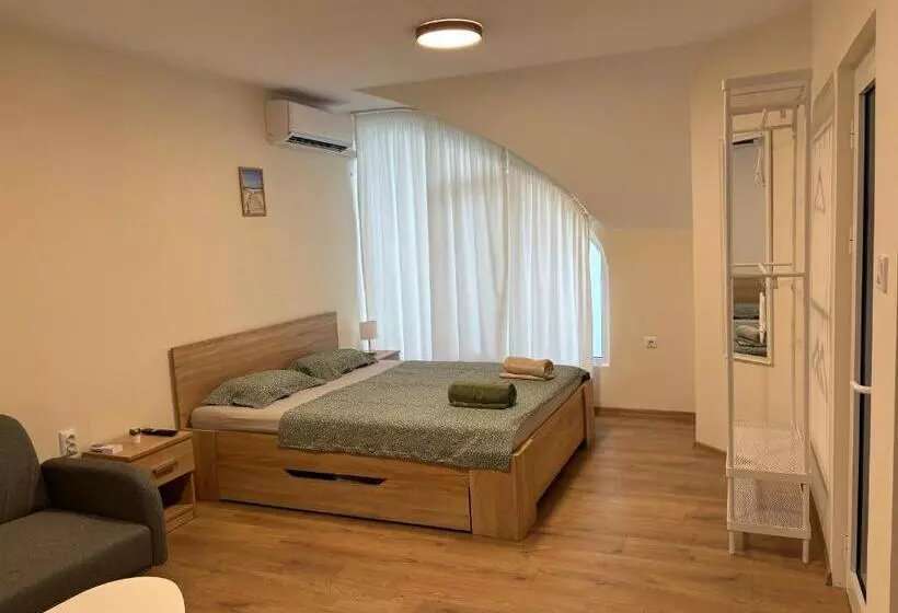 ペンション студио за гости при нана