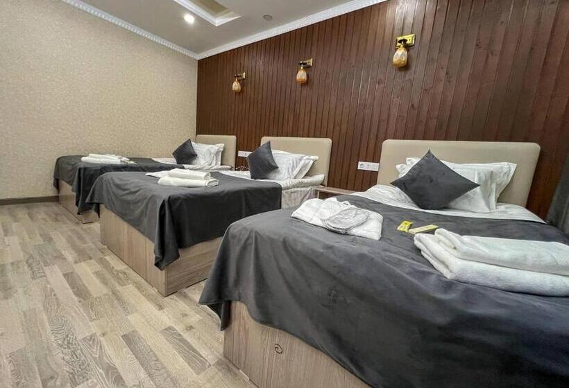 پانسیون Nur Guest House