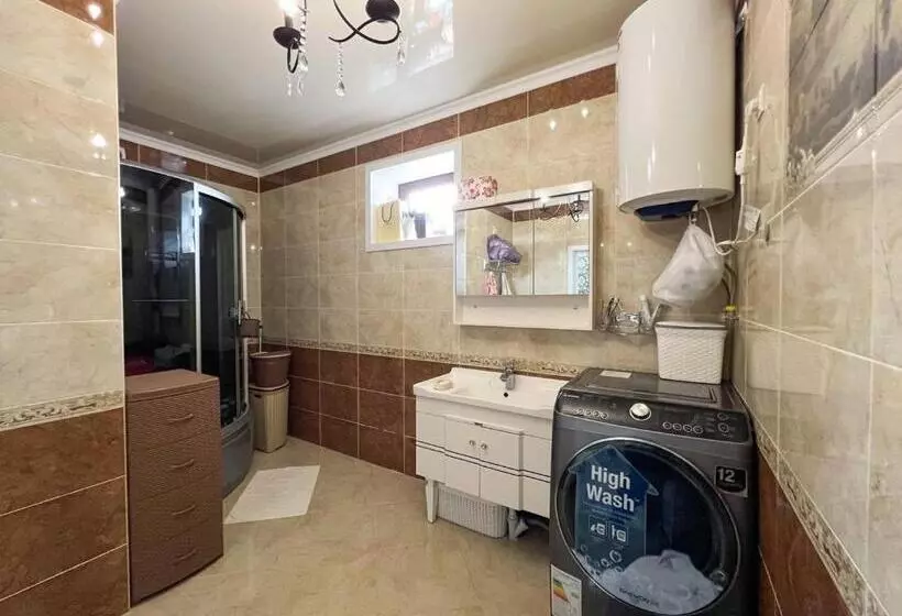 پانسیون Nur Guest House