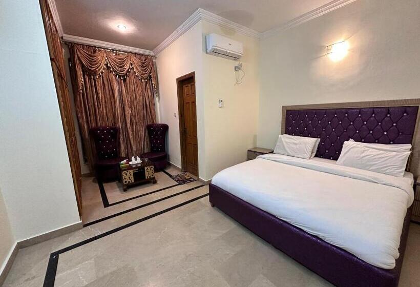 پانسیون Royal Palace