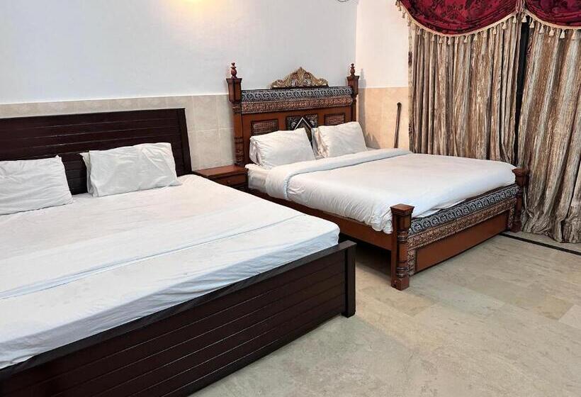 پانسیون Royal Palace