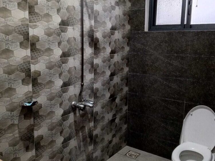 پانسیون Royal Palace