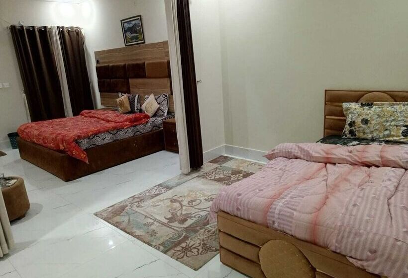 پانسیون Royal Palace