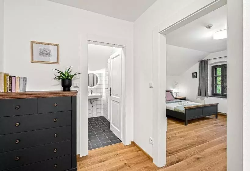 Retkeilymaja Výletní Restaurace Rudolfov