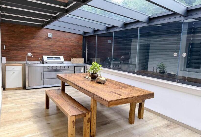 تختخواب و صبحانه Biomade