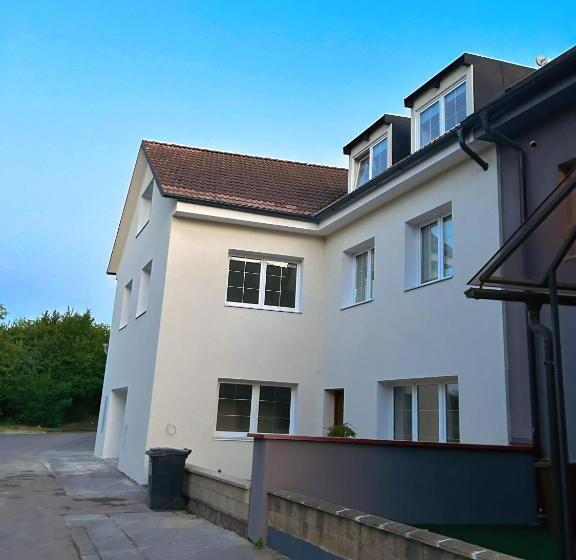 تختخواب و صبحانه Biomade