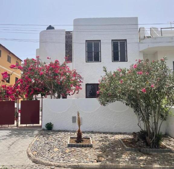 تختخواب و صبحانه Casa Estrela Sea & Art Guesthouse