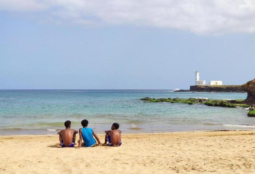 تختخواب و صبحانه Casa Estrela Sea & Art Guesthouse