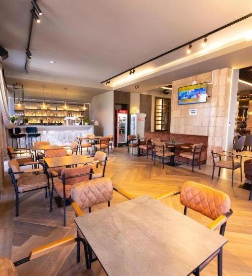 هتل Donatelo New 2