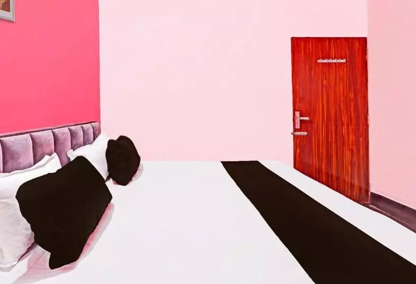 هتل Oyo Flamingo Inn