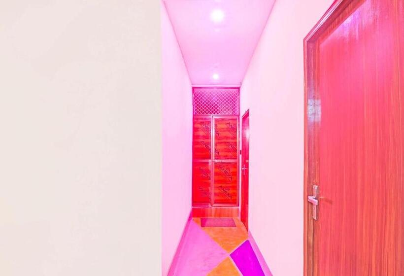 ホテル Oyo Flamingo Inn