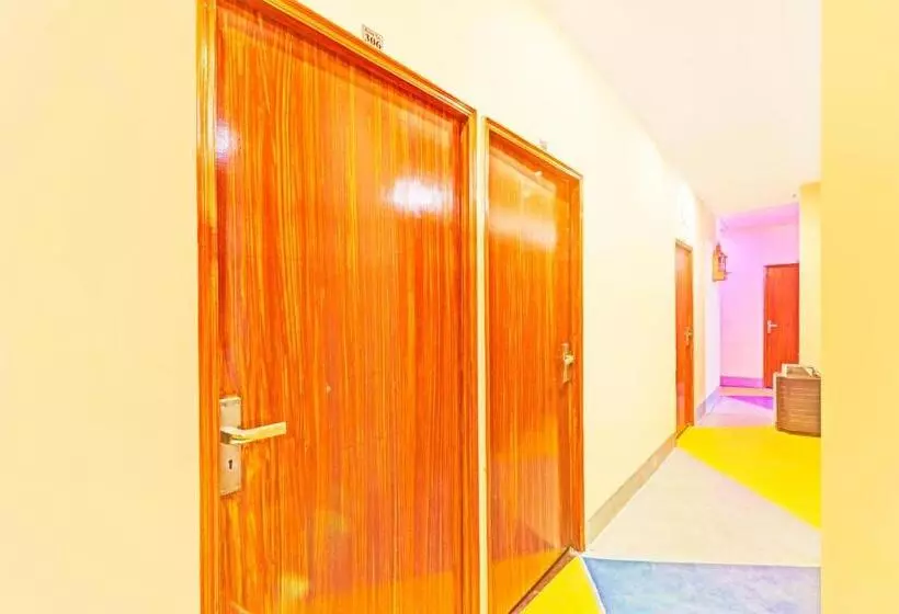 هتل Oyo Flamingo Inn