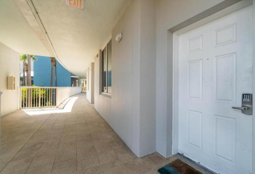 Pekilana Laini New In Destin, Lazy River, Pools