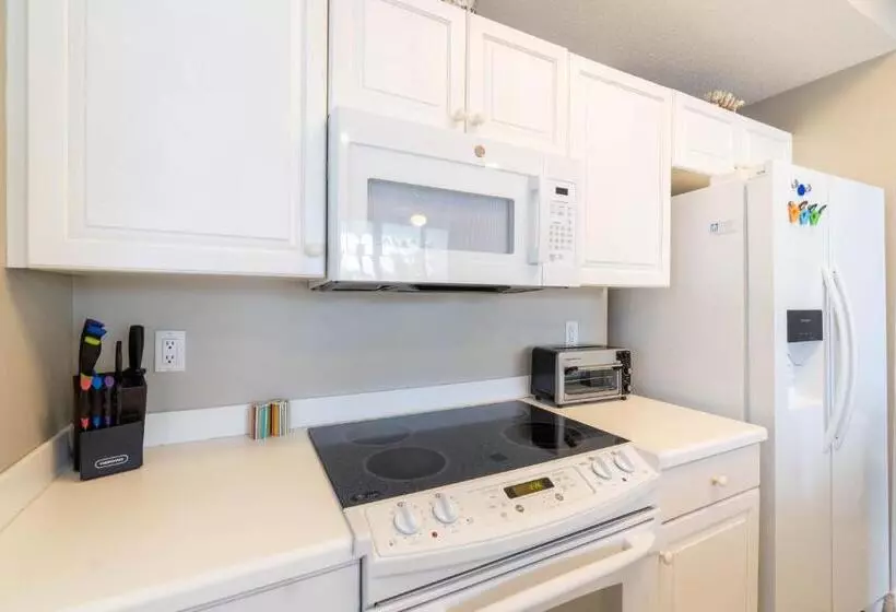 Pekilana Laini   New In Destin, Lazy River, Pools