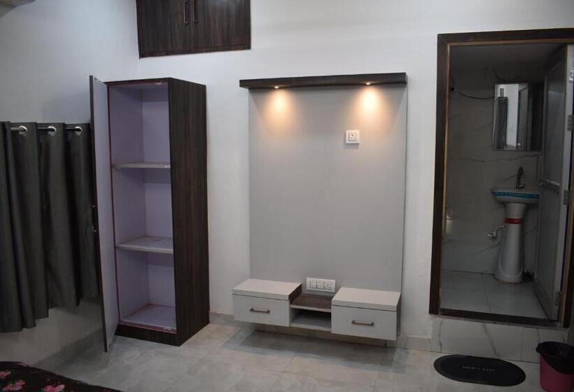 Pensão Brij Maya Dham