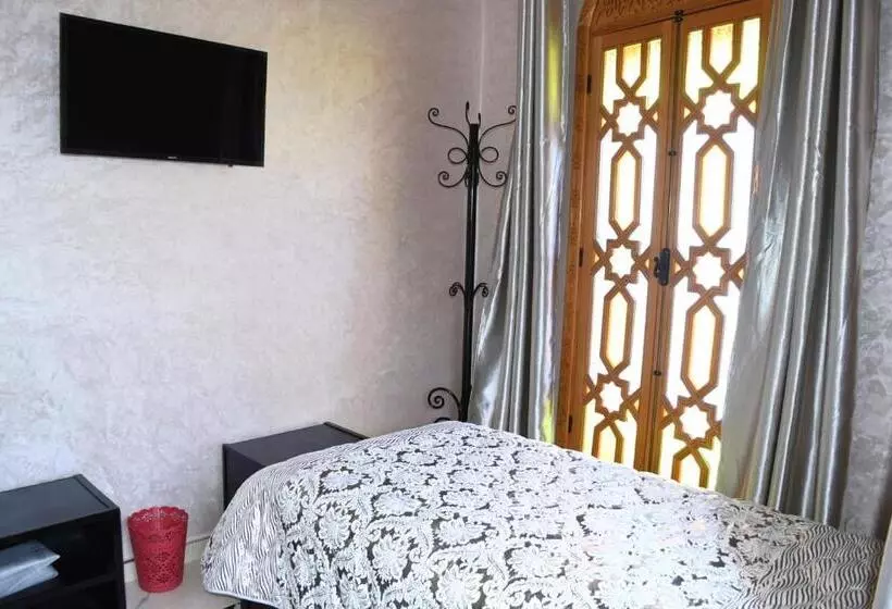 ペンション Dar Bouanania Meknes