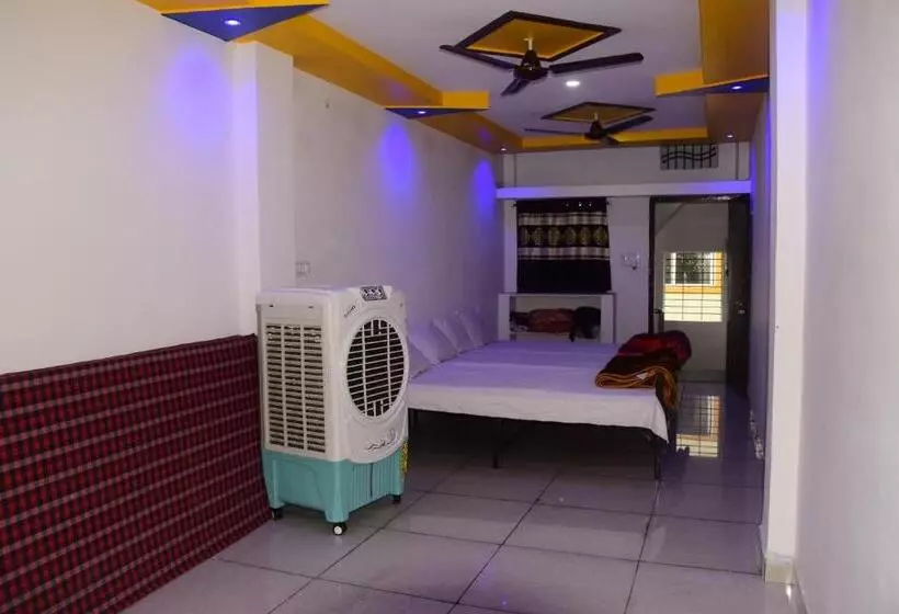 ペンション Gurudham Guest House